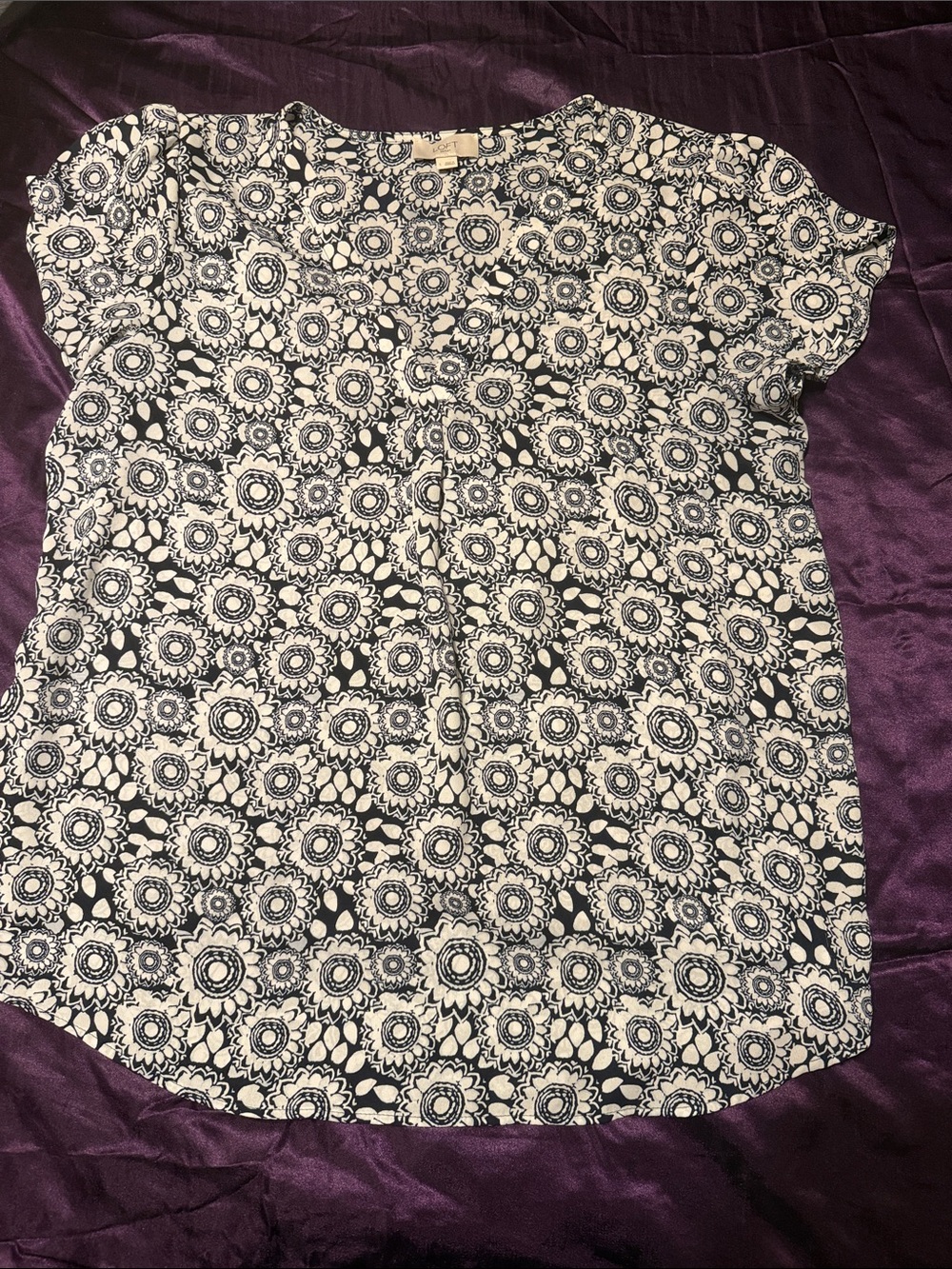 LOFT Navy and White Floral Short Sleeve Blouse